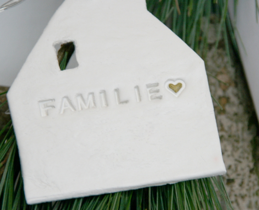 baumschmuck-familie-kaltporzellan